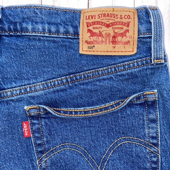 Levi’s 501 Cutoff Shorts - Picture 5 of 10